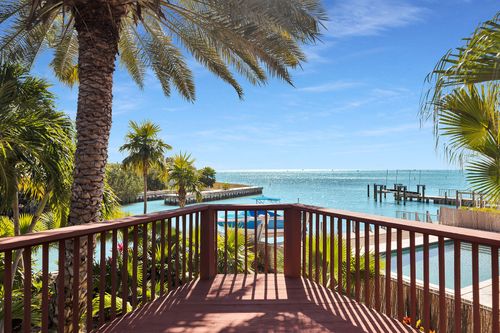 42 Treasure Rd, Marathon, FL, 33050-2504 | Card Image