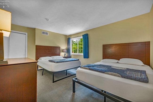 7 - 1230 Tri Motor Dr, Condo with 2 bedrooms, 2 bathrooms and null parking in Put-In-Bay OH | Image 23