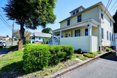 32 Columbus St, East Hartford, CT, 06108-1709 | Card Image