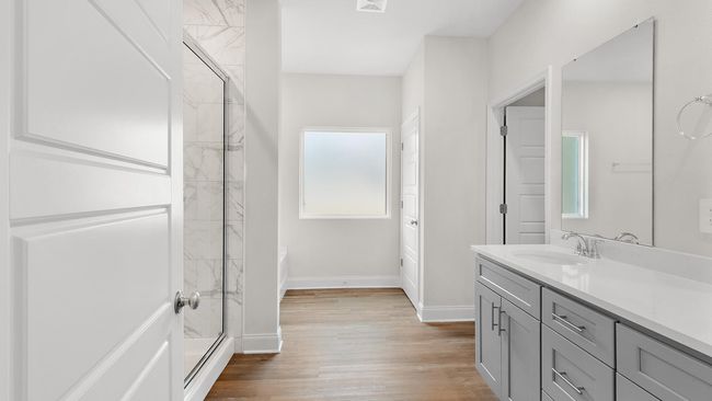Primary Bathroom | Image 19