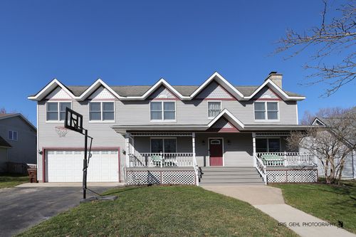 301 Tanager Dr, Woodstock, IL, 60098-8226 | Card Image