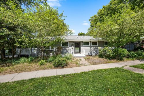 1825 Morningside Dr, Iowa City, IA, 52245-4668 | Card Image