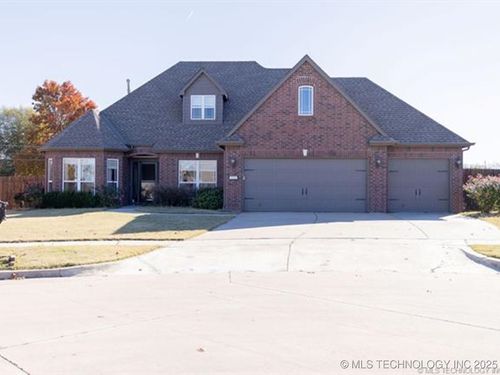 519 S 50th Place, Broken Arrow, OK, 74014 | Card Image