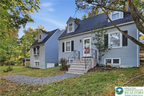 336 S 3rd St, Bangor, PA, 18013-2522 | Card Image