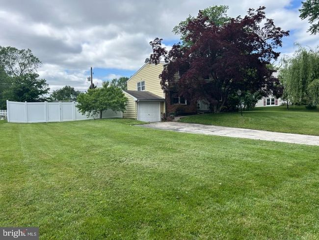 1590 Daws Rd, House other with 4 bedrooms, 2 bathrooms and null parking in BLUE BELL PA | Image 5