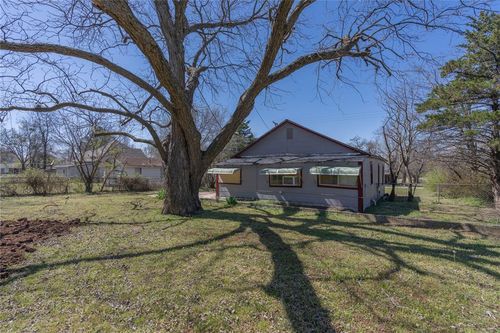 719 N Pennsylvania Ave, Shawnee, OK, 74801-6313 | Card Image