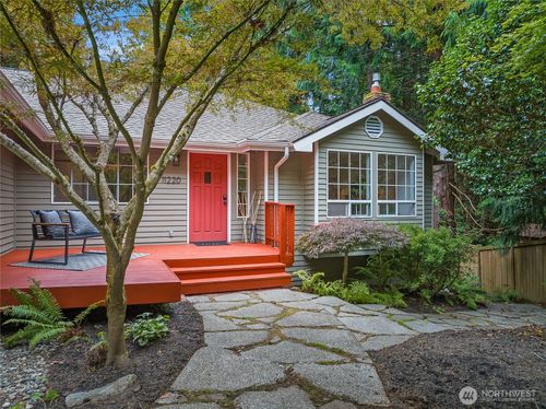 11220 Parkhill Pl Ne, Bainbridge Island, WA, 98110-1323 | Card Image