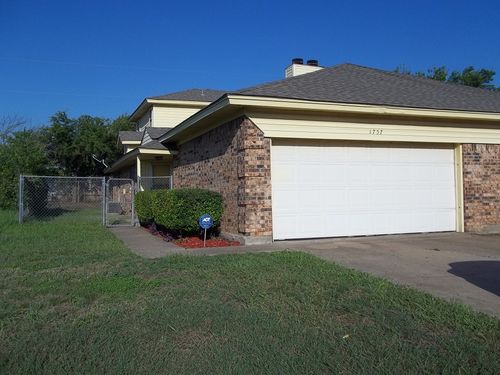 1757 Carrington Dr, Glenn Heights, TX, 75154-8621 | Card Image