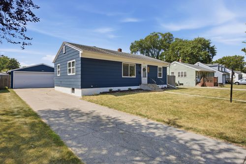 1617 14th St S, Fargo, ND, 58103-4003 | Card Image