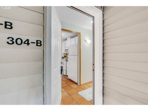 apt304b-6160 Sw Alice Ln, Beaverton, OR, 97008-8579 | Card Image