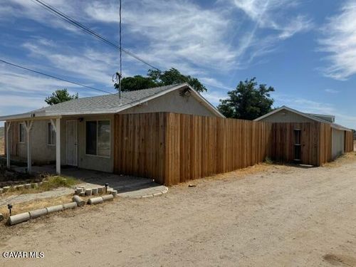 42104 6th St E, Lancaster, CA, 93535-5460 | Card Image