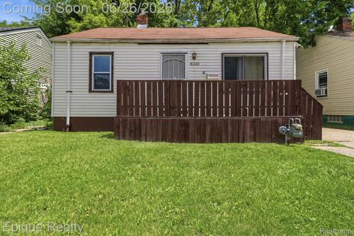 8240 Fielding St, Detroit, MI, 48228-2848 | Card Image