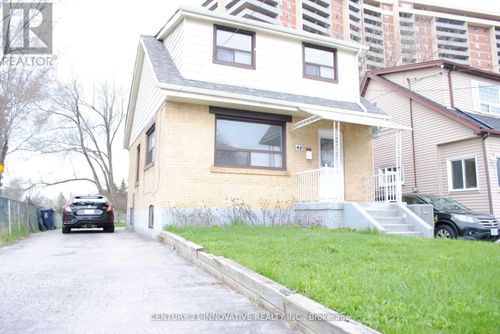 studio-42 St Dunstan Drive, Toronto (Oakridge), ON, M1L2V5 | Card Image