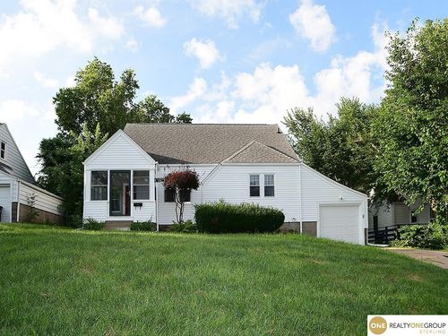 4921 Woolworth Ave, Omaha, NE, 68106-2460 | Card Image