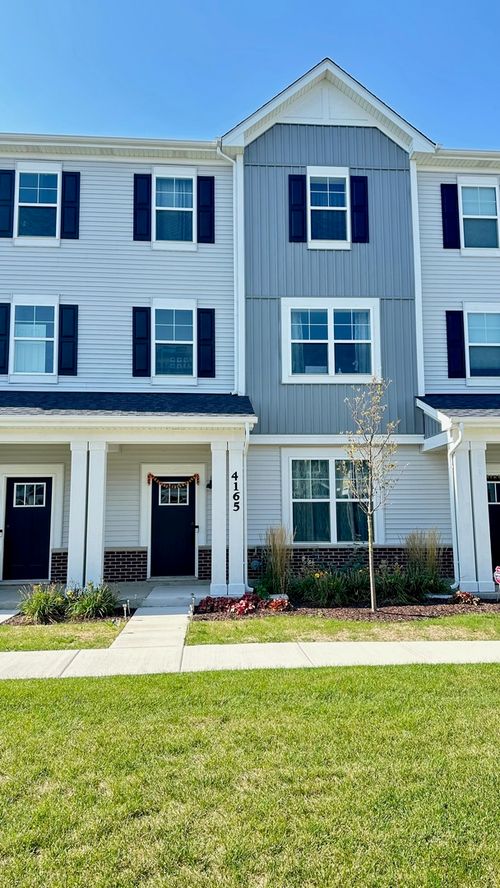 4165 Chelsea Manor Cir, Aurora, IL, 60504-3265 | Card Image