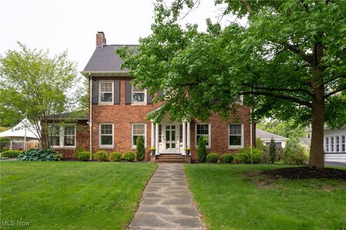 2870 Woodbury Rd, Shaker Heights, OH, 44120-2426 | Card Image