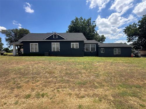 300 S 4th St, Sentinel, OK, 73664-9640 | Card Image