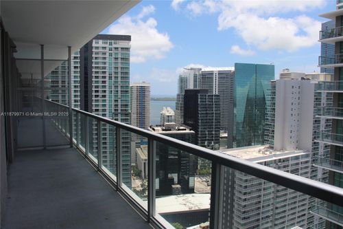 3715-n-1111 Sw 1st Ave, Miami, FL, 33130-5401 | Card Image