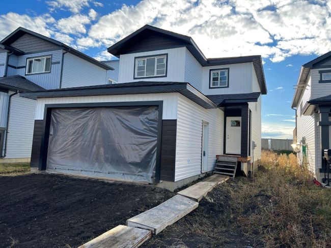 8845 85 A Ave, House detached with 3 bedrooms, 2 bathrooms and 4 parking in Grande Prairie AB | Image 1