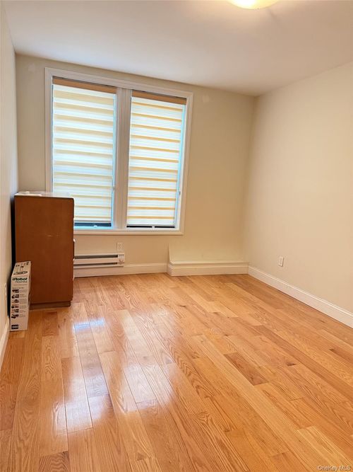 1b-132 Sanford Ave, Flushing, NY, 11355 | Card Image