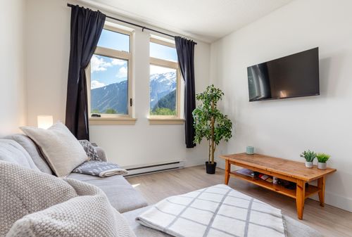 309-7330 Arbutus St, Pemberton, BC, V0N2L1 | Card Image