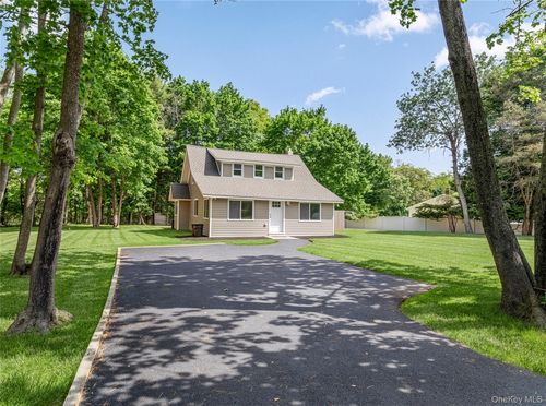 5 Long Pond Rd, Ridge, NY, 11961-1828 | Card Image