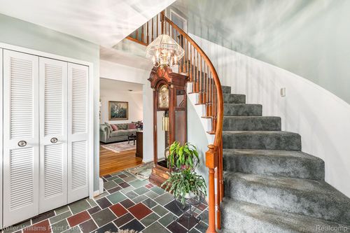 159 E Maryknoll Rd, Rochester Hills, MI, 48309-1954 | Card Image