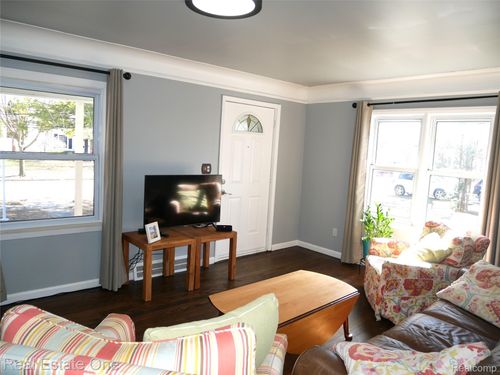 2881 Ellwood Ave, Berkley, MI, 48072-3214 | Card Image