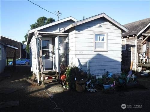 1004 Ocean Beach Blvd S, Long Beach, WA, 98631-4052 | Card Image
