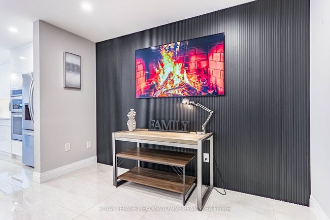 20 Sloan Dr, House other with 4 bedrooms, 4 bathrooms and 2 parking in Milton ON | Image 4