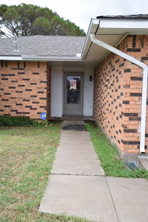 6410 Sw Atterbury Dr, Lawton, OK, 73505-7635 | Card Image