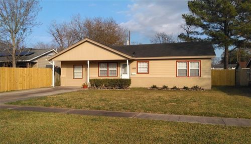 1938 Coulcrest Dr, Houston, TX, 77055-1410 | Card Image