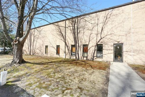 825 Windham Ct, Wyckoff, NJ, 07481-3473 | Card Image