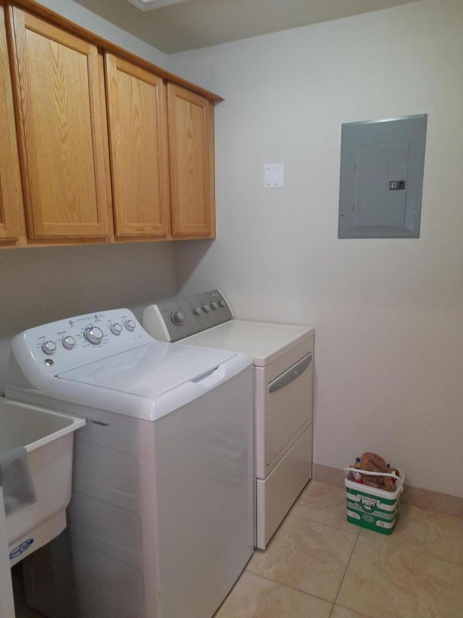 5812 Acorn Ln, Condo with 2 bedrooms, 2 bathrooms and null parking in Sterling Heights MI | Image 17