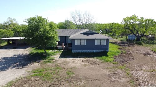 18234 Benton City Rd, Von Ormy, TX, 78073-2355 | Card Image