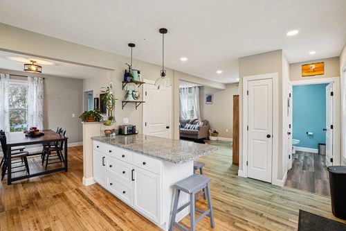 7 Hadley Rd, Merrimack, NH, 03054-3652 | Card Image