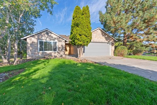 63673 Boyd Acres Rd, Bend, OR, 97701-8515 | Card Image
