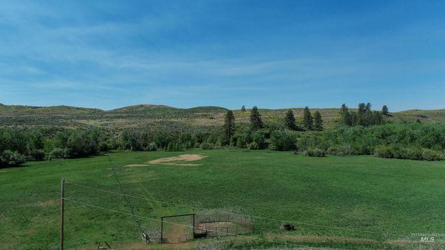 2168 Middle Fork Rd, Home with 2 bedrooms, 1 bathrooms and null parking in Council ID | Image 12