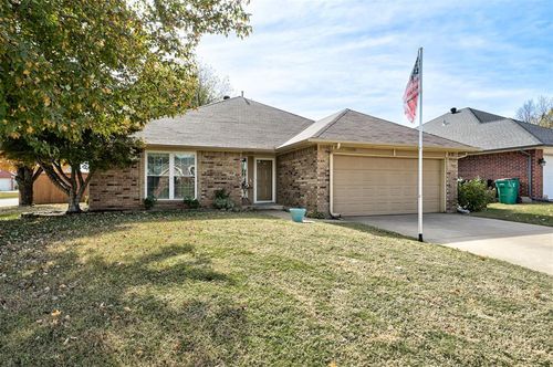 11600 Sw 3rd St, Yukon, OK, 73099-6710 | Card Image