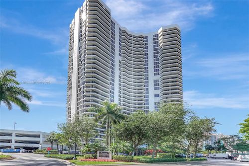 apt-2903-3530 Mystic Pointe Dr, Aventura, FL, 33180-4535 | Card Image