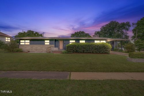 2011 Bruce St, Kingsport, TN, 37664-3203 | Card Image