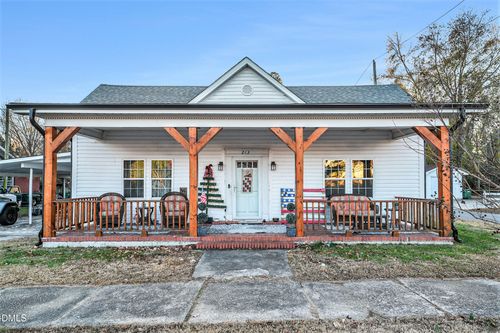 213 W Parrish Dr, Benson, NC, 27504-1647 | Card Image