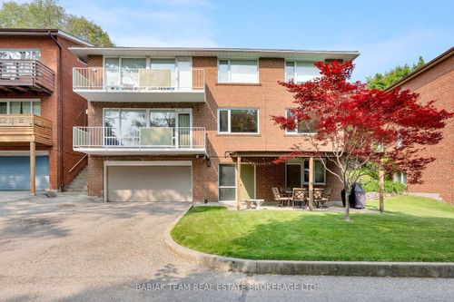 85 Harshaw Ave, York, ON, M6S1X9 | Card Image