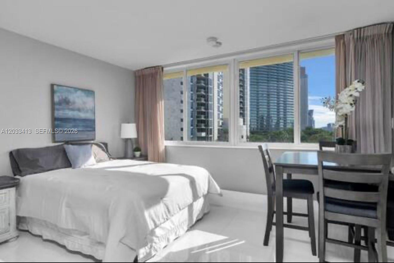 Residential in Sunny Isles Beach 2