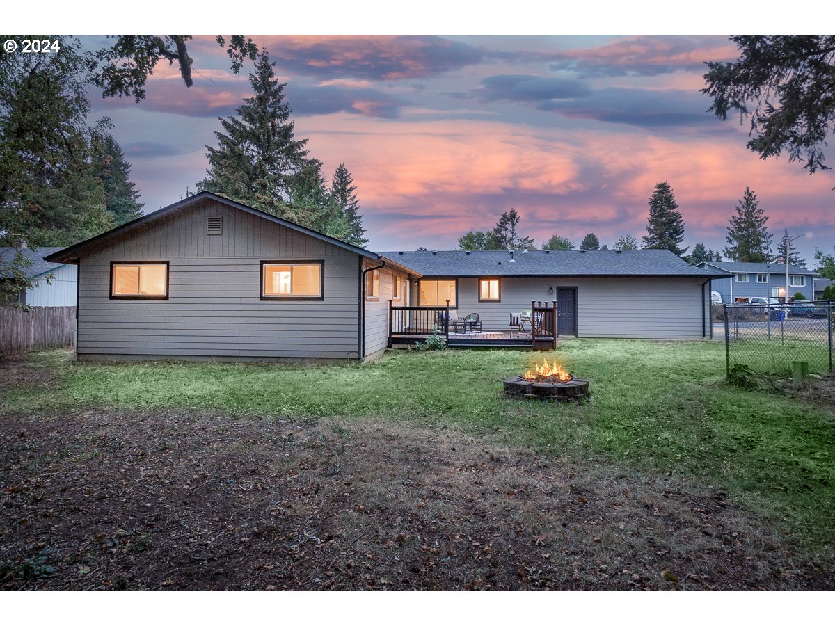 Clairmont Way, Oregon City, OR 97045