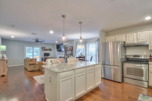 3321 Lealand Ln, Nashville, TN, 37204-3234 | Card Image