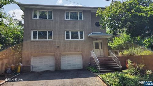 334 6th Street, Palisades Park, NJ, 07650 | Card Image