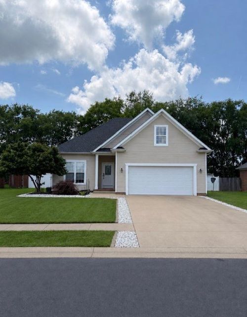 677 Springfield Blvd, Bowling Green, KY, 42104-5512 | Card Image