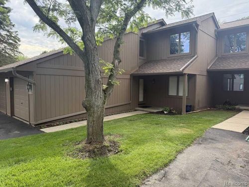 571 Park Place, Saline, MI, 48176 | Card Image