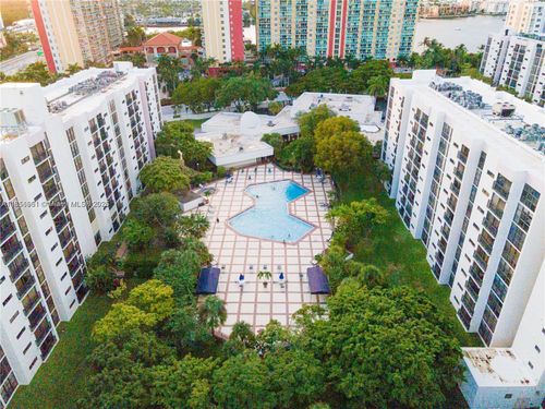 apt-206-16919 N Bay Rd, Sunny Isles Beach, FL, 33160-4214 | Card Image